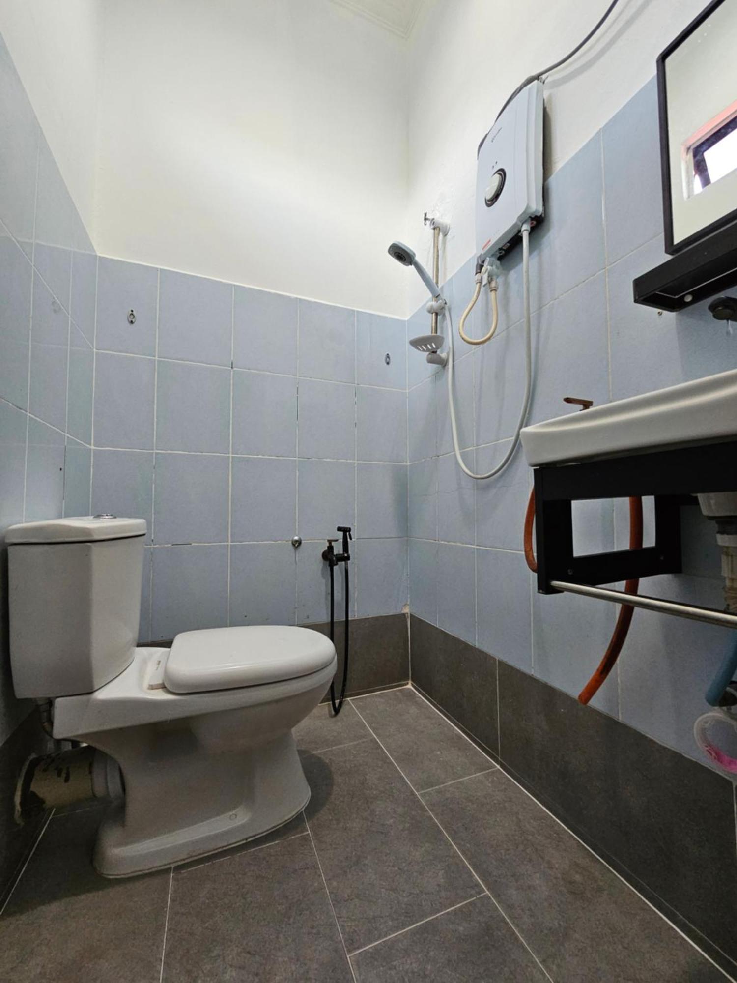 Hotel Rvh Kuala Terengganu Esterno foto
